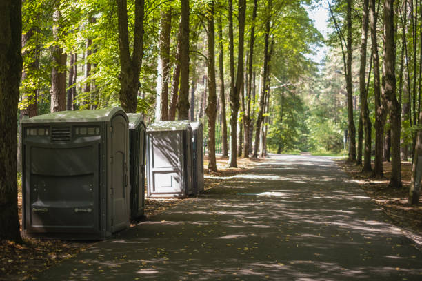 Portable Toilet Options We Offer in Lakewood Park, FL